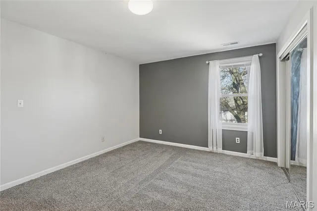 $275,000 | 53 Lois Lane, Fenton, MO 63026