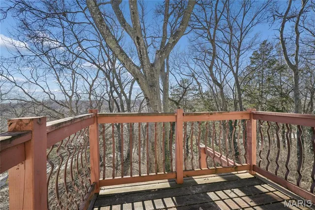 $275,000 | 53 Lois Lane, Fenton, MO 63026