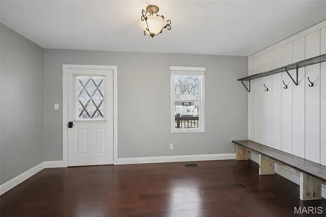 $275,000 | 53 Lois Lane, Fenton, MO 63026