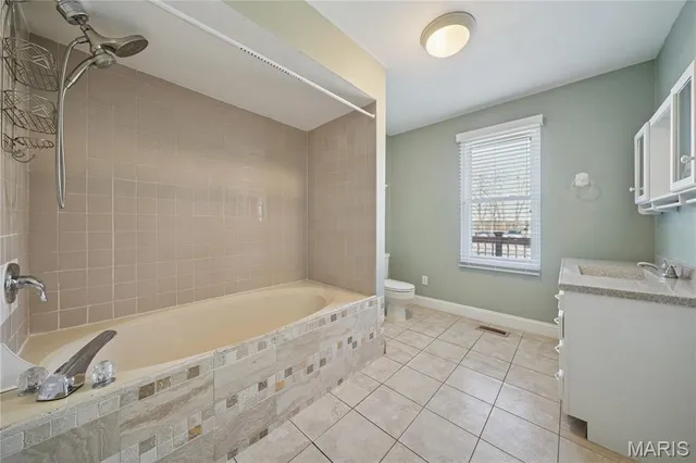 $275,000 | 53 Lois Lane, Fenton, MO 63026