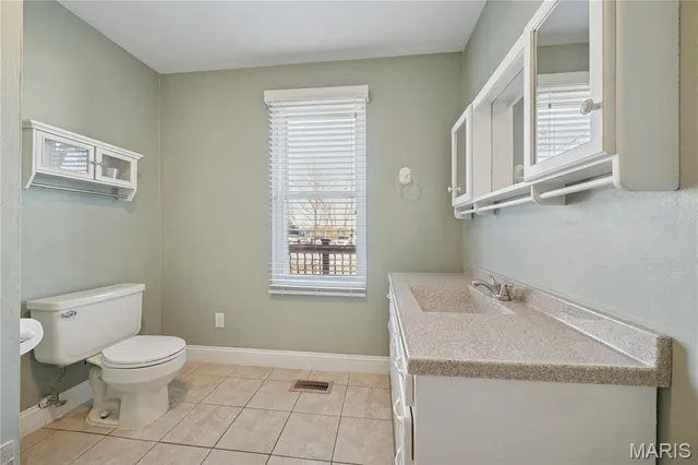 $275,000 | 53 Lois Lane, Fenton, MO 63026