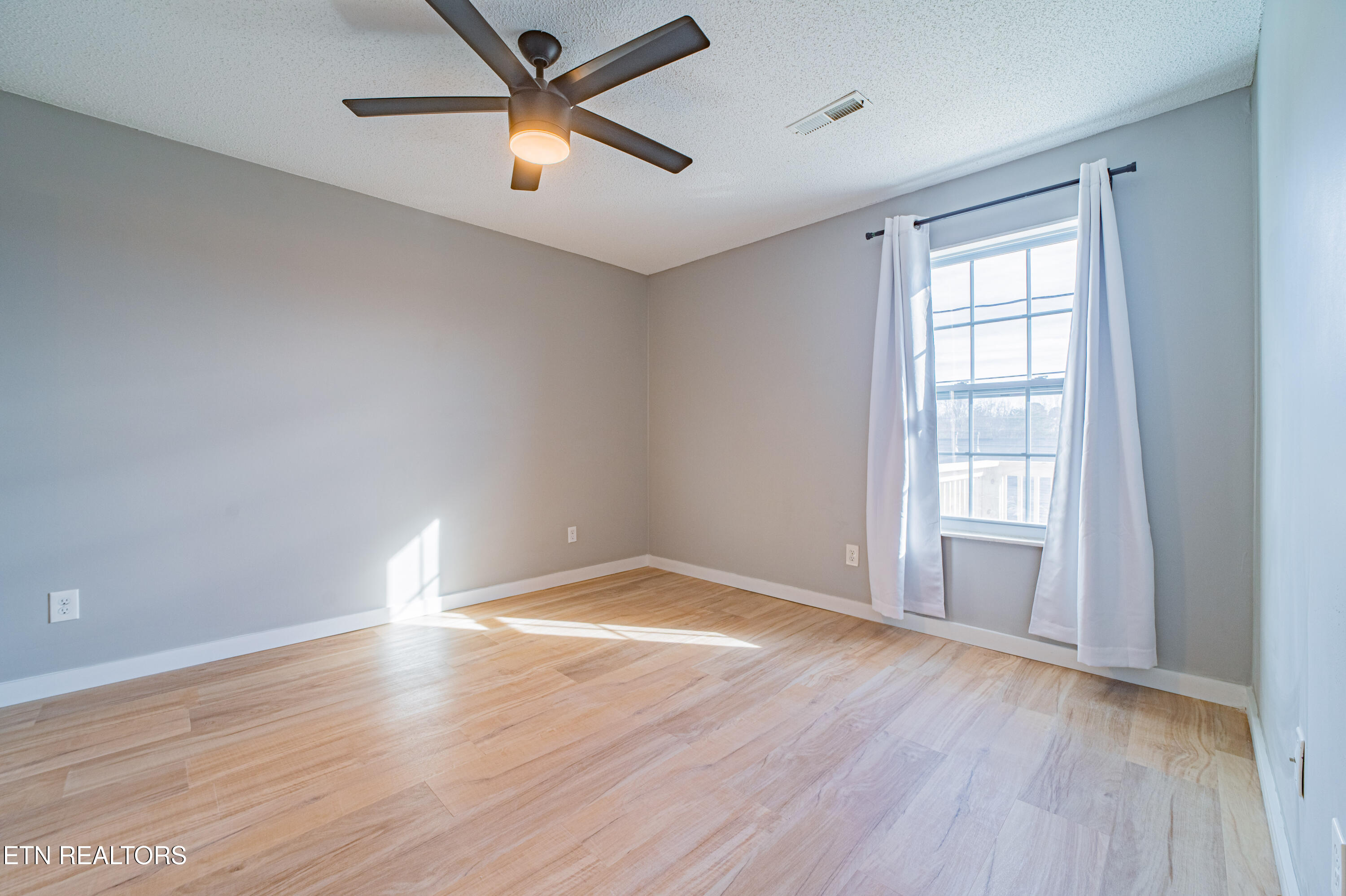 8022 Intervale Way Powell, TN 37849 - Photo 19 of 30 8022-Intervale-Way-24