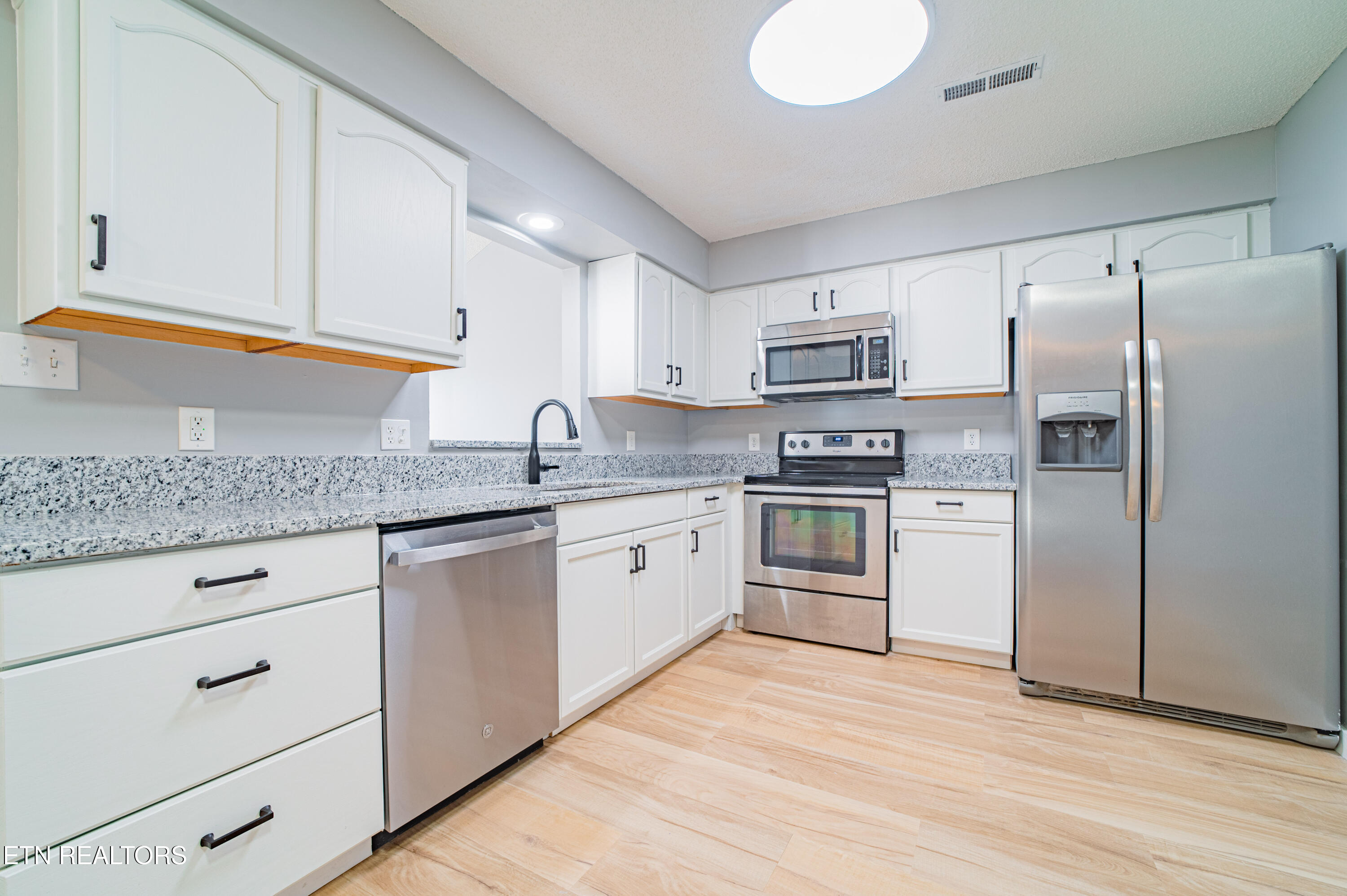 8022 Intervale Way Powell, TN 37849 - Photo 3 of 30 8022-Intervale-Way-15