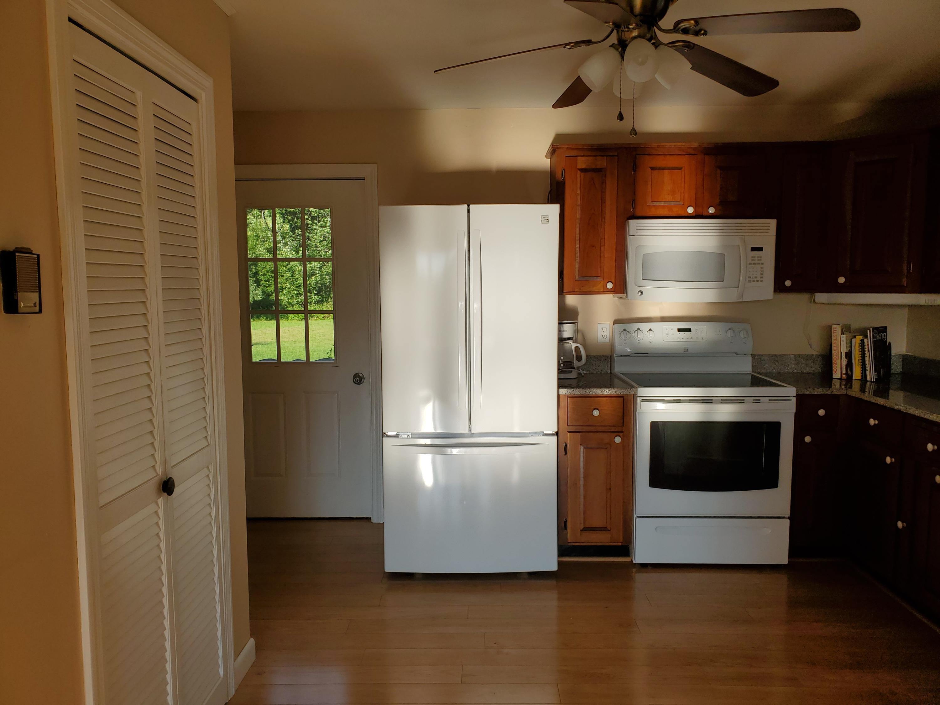 917 River Road Bucksport, ME 04416 - Photo 4 of 47 Kitchen/pantry