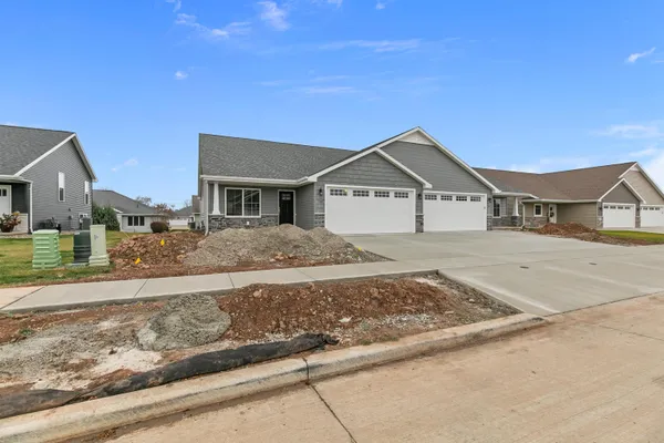 $374,900 | 505 Founders Way, Little Chute, WI 54140
