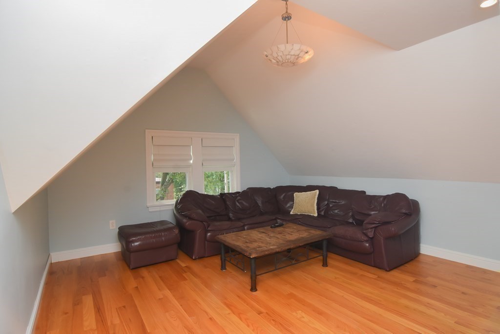 91 Walker Street, Unit 91 Newton, MA 02460 - Photo 20 of 25