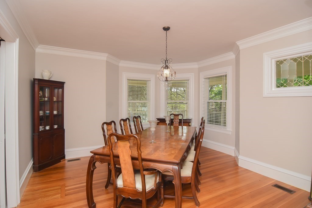 91 Walker Street, Unit 91 Newton, MA 02460 - Photo 4 of 25