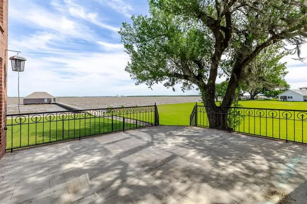 $1,100,000 | 7090 Moss Lake Lane, Sulphur, LA 70665