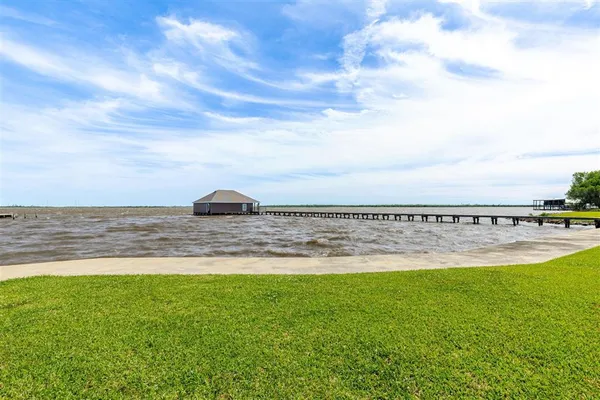 $1,100,000 | 7090 Moss Lake Lane, Sulphur, LA 70665