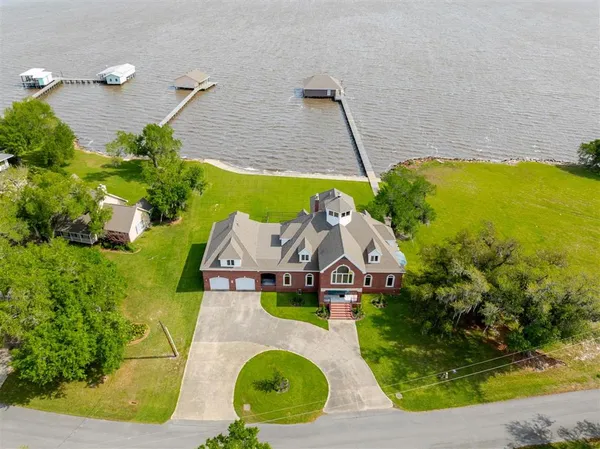 $1,100,000 | 7090 Moss Lake Lane, Sulphur, LA 70665