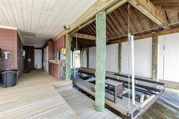 $1,100,000 | 7090 Moss Lake Lane, Sulphur, LA 70665