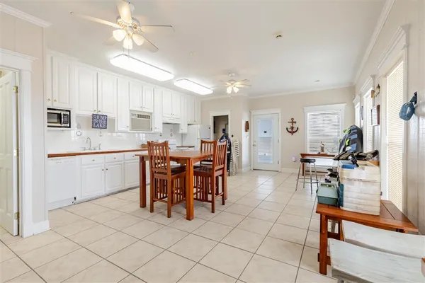 $1,100,000 | 7090 Moss Lake Lane, Sulphur, LA 70665