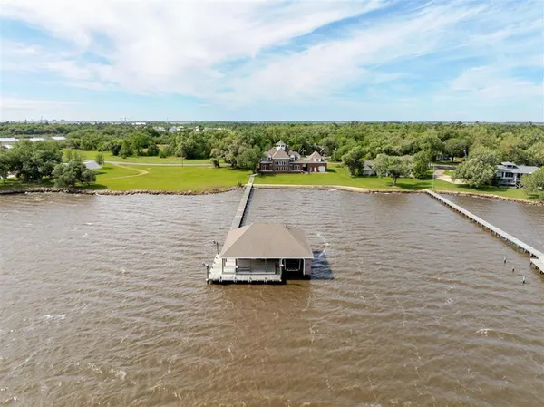 $1,100,000 | 7090 Moss Lake Lane, Sulphur, LA 70665