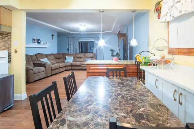 $225,000 | 15222 Hamlin Avenue, Midlothian, IL 60445