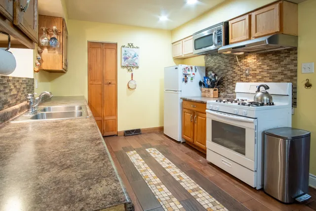 $225,000 | 15222 Hamlin Avenue, Midlothian, IL 60445