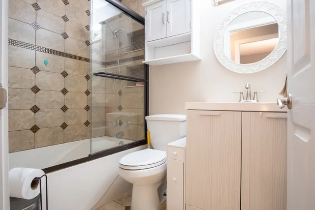 $225,000 | 15222 Hamlin Avenue, Midlothian, IL 60445