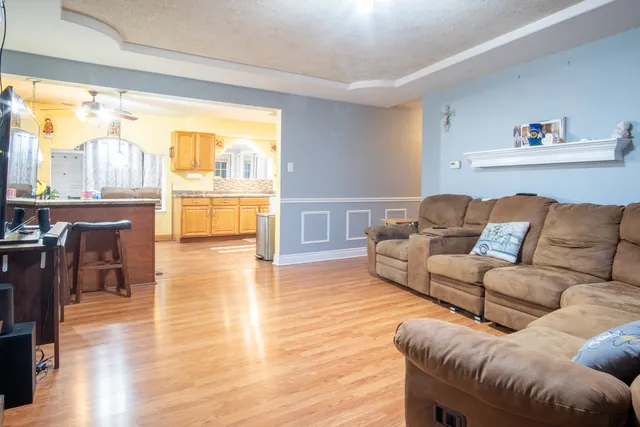 $225,000 | 15222 Hamlin Avenue, Midlothian, IL 60445