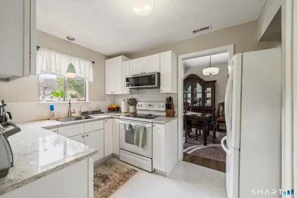 $249,000 | 4 Heritage Village, Unit A, Southbury, CT 06488