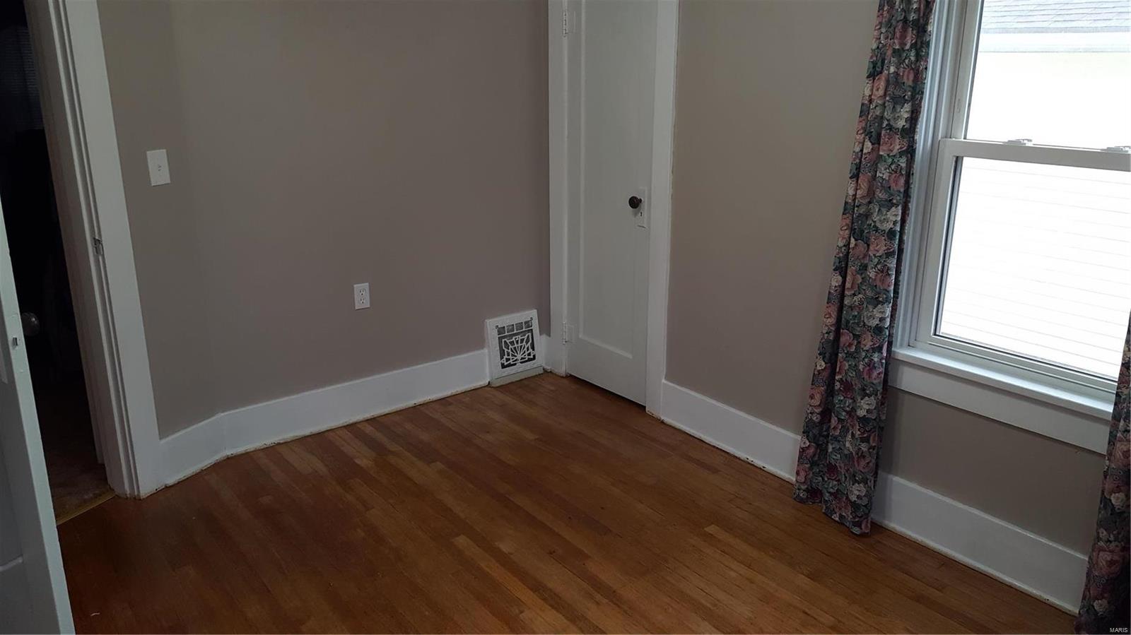 1305 Milton Road Alton, IL 62002 - Photo 13 of 23 Gallery Image 13