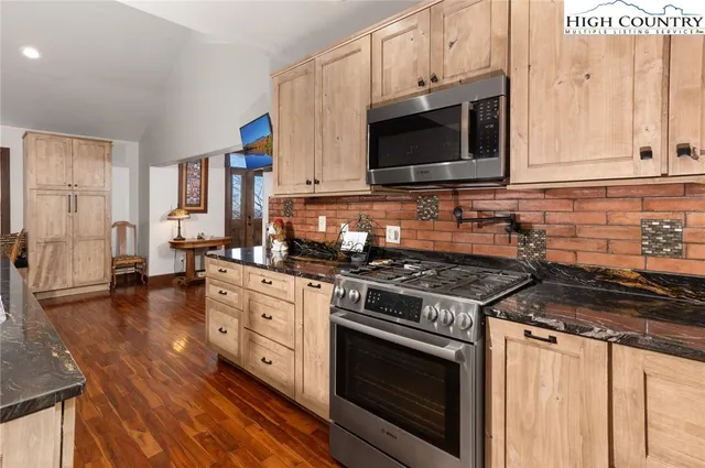 $1,325,000 | 1543 Grouse Moor Drive, Sugar Mountain, NC 28604