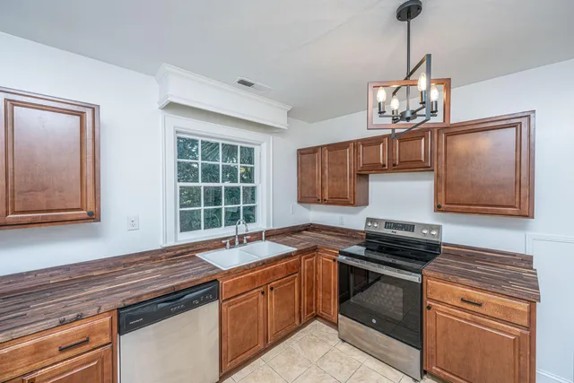 $3,500 | 25 Fenwick Drive, Unit A, Charleston, SC 29407