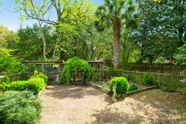 $3,500 | 25 Fenwick Drive, Unit A, Charleston, SC 29407