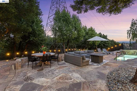 $1,579,000 | 5736 Medallion Court, Castro Valley, CA 94552