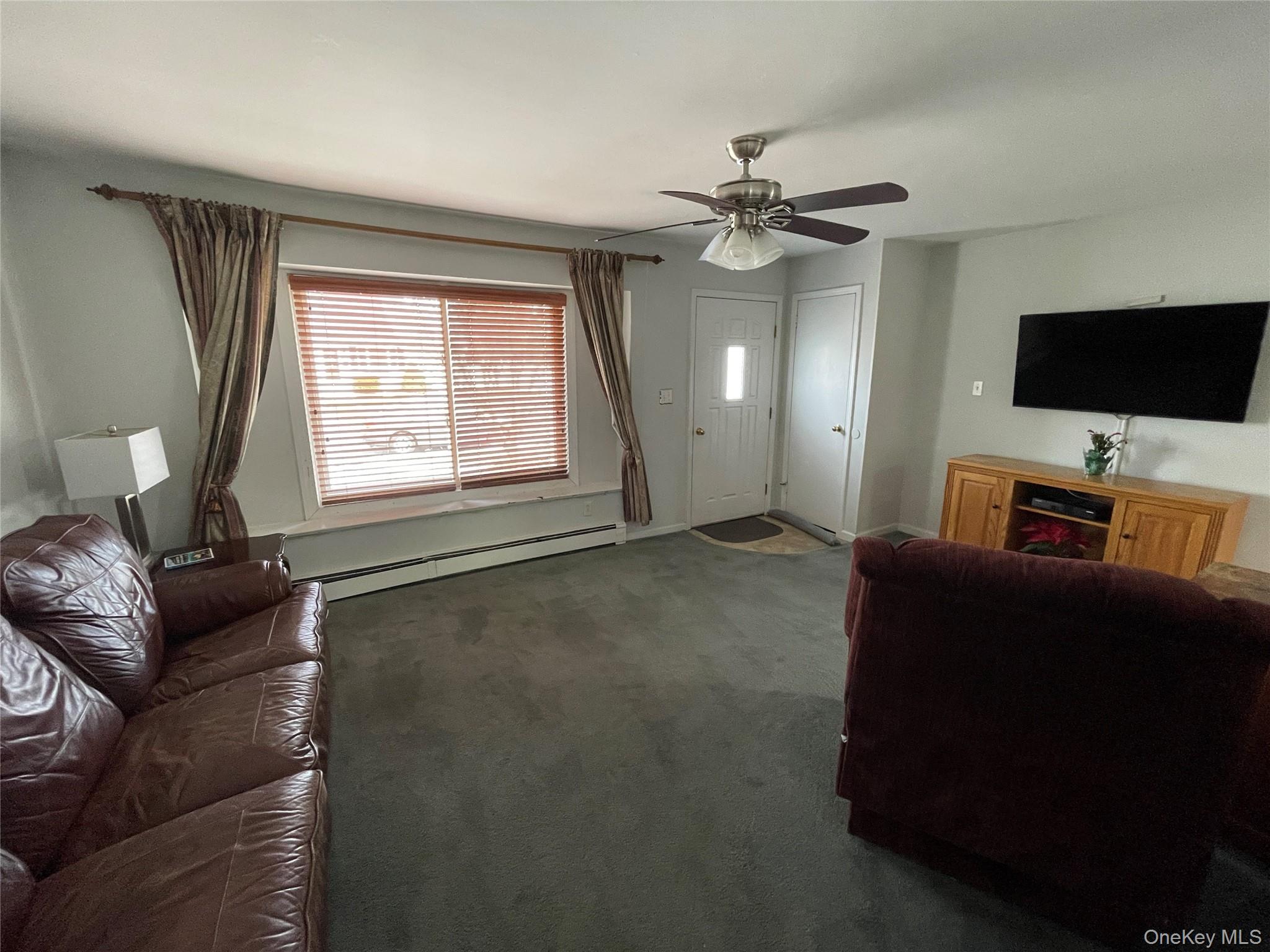 413 37th Street Lindenhurst, NY 11757 - Photo 4 of 20 Living Room