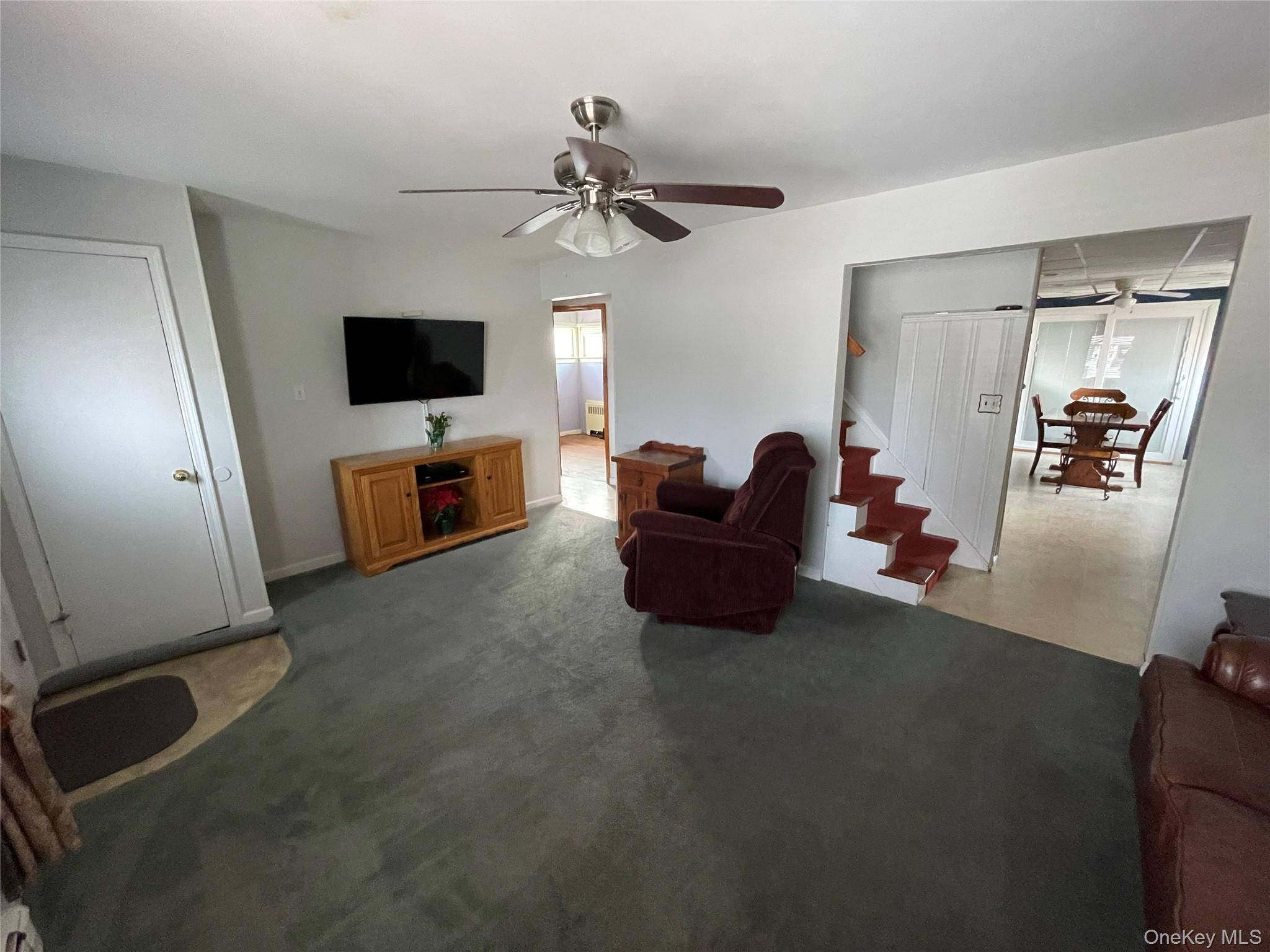 413 37th Street Lindenhurst, NY 11757 - Photo 5 of 20 Living Room