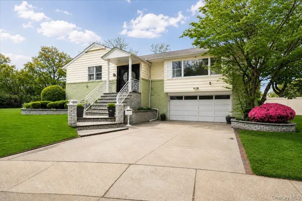 $1,199,000 | 916 Lawrence Court, Valley Stream, NY 11581