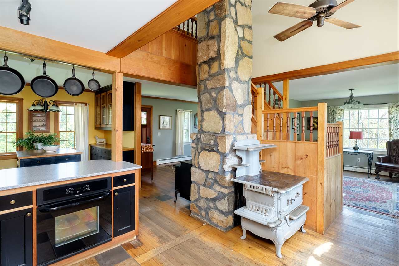 90 Cider Hill Road York, ME 03909 - Photo 4 of 38