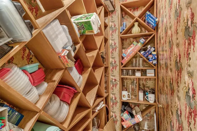 a view of an outdoor space