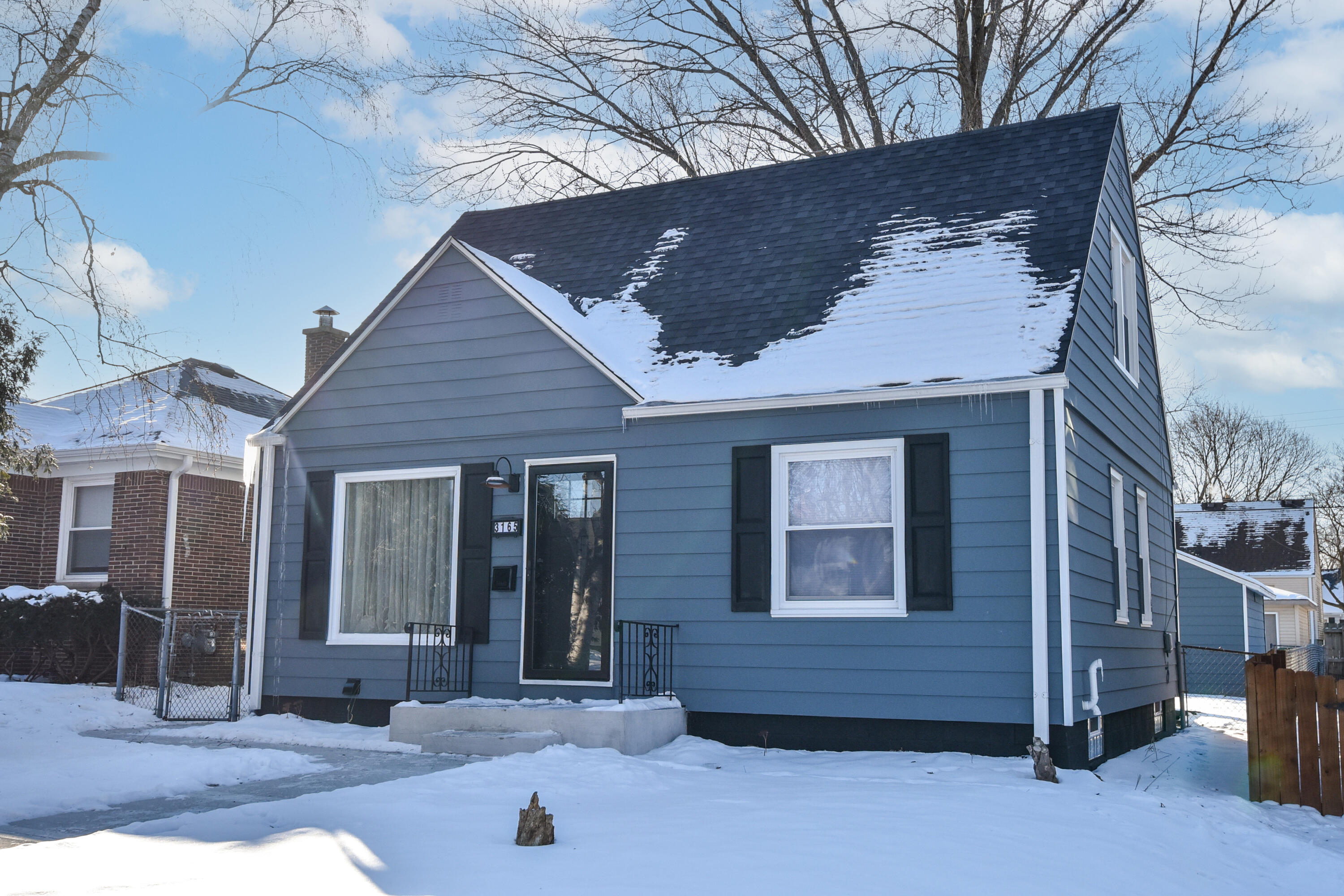 3165 North 87th Street Milwaukee, WI 53222 - Photo 32 of 35 Front View