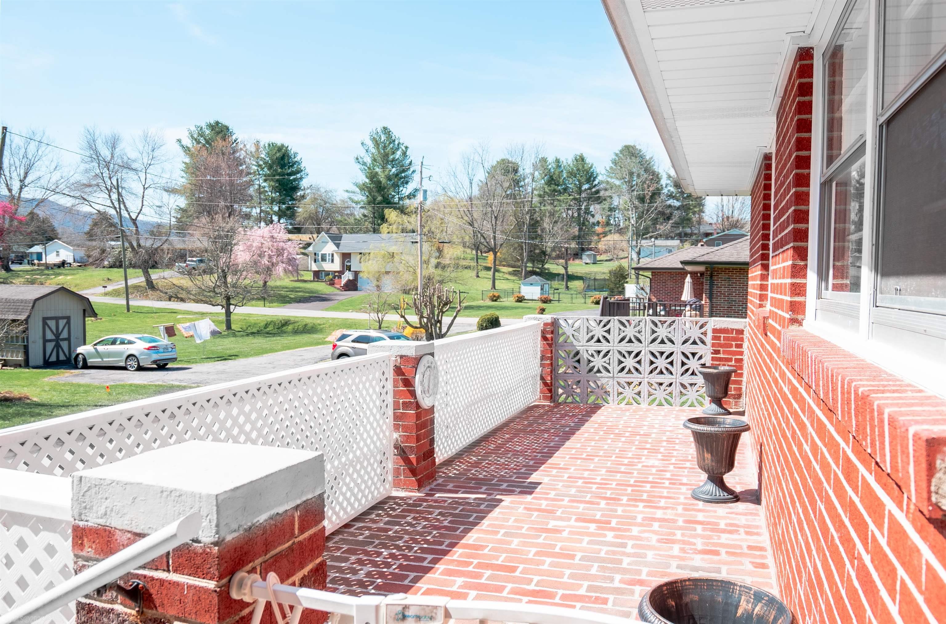 2102 Peppers Ferry Road Pulaski, VA 24301 - Photo 7 of 33 Gallery Image 7