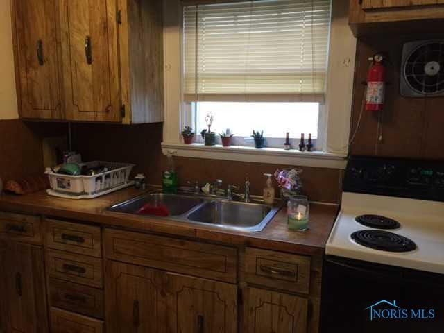 1768 Kensington Road Toledo, OH 43607 - Photo 5 of 18 Kitchen.