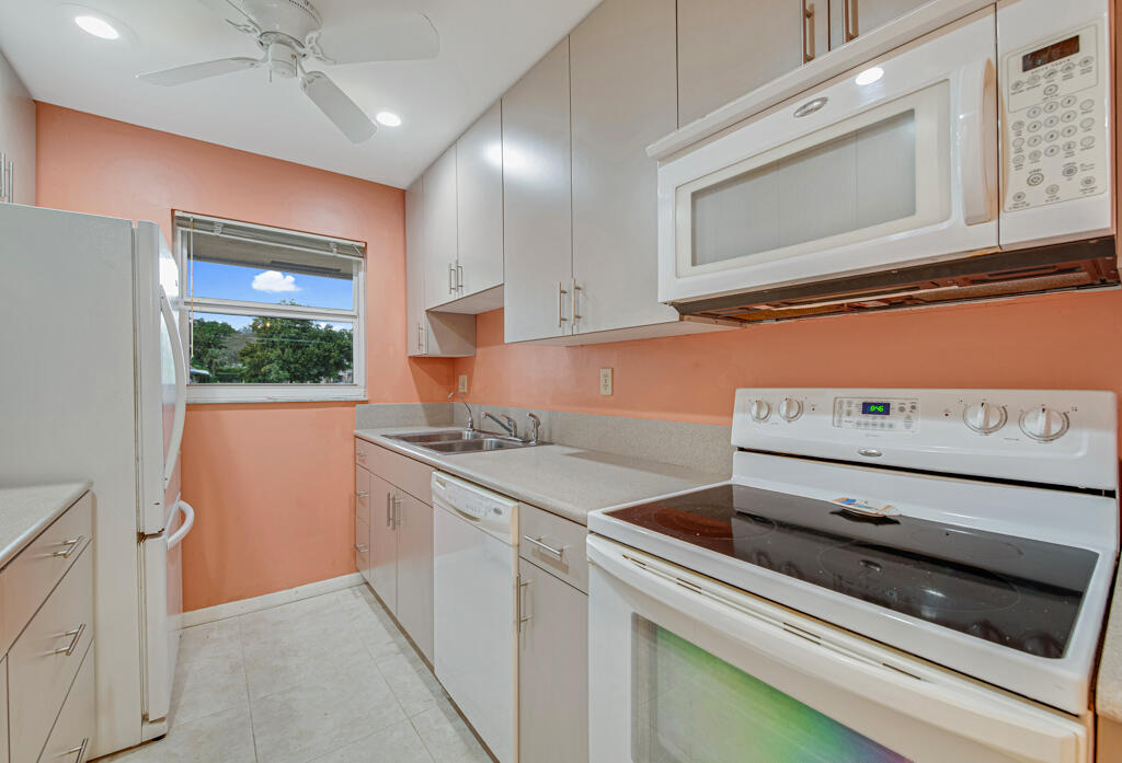 1327 High Point Way, Unit A Delray Beach, FL 33445 - Photo 10 of 36 DAL_7740