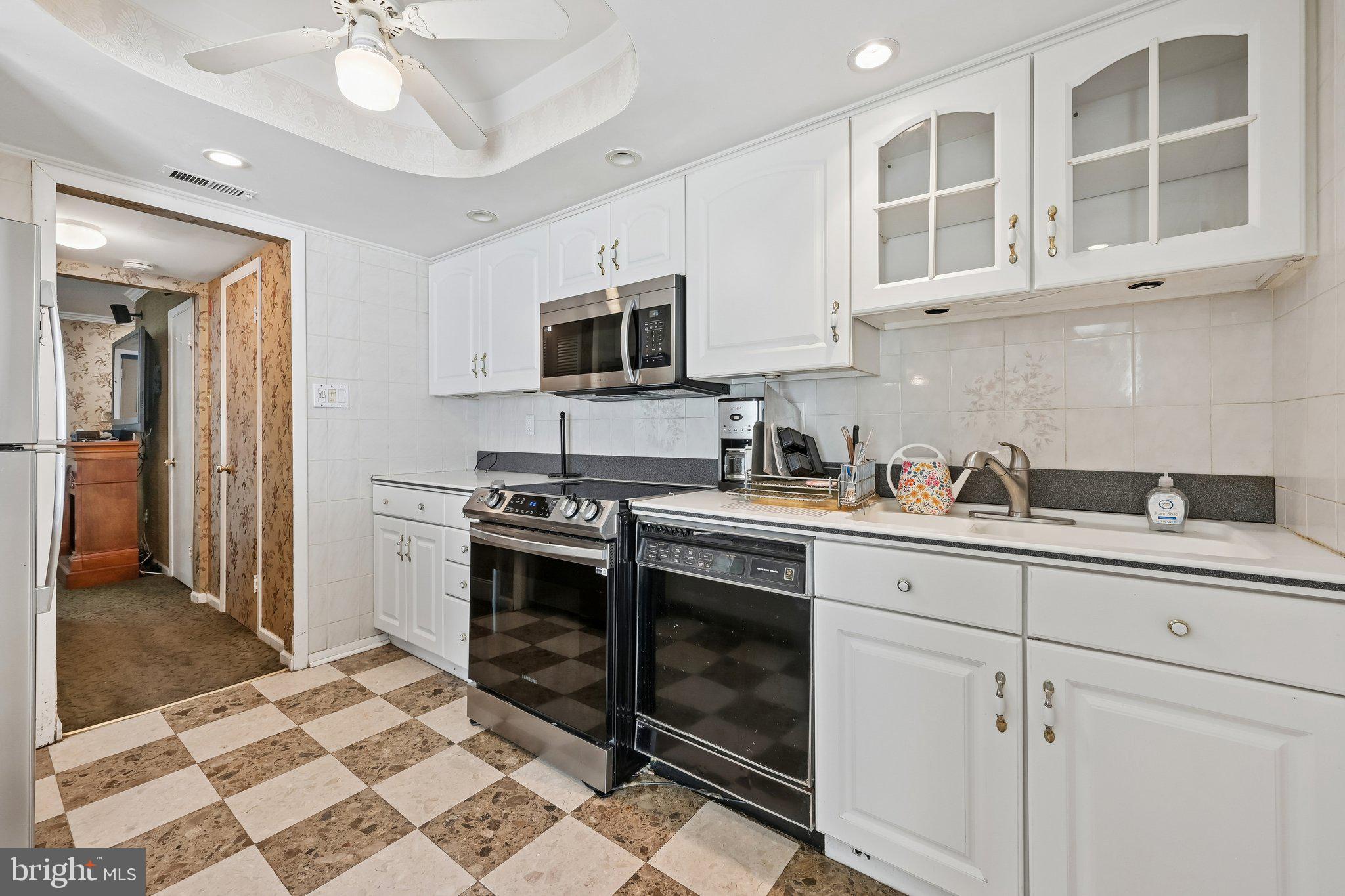 24 Rittenhouse Court Willingboro, NJ 08046 - Photo 15 of 25 Gallery Image 15