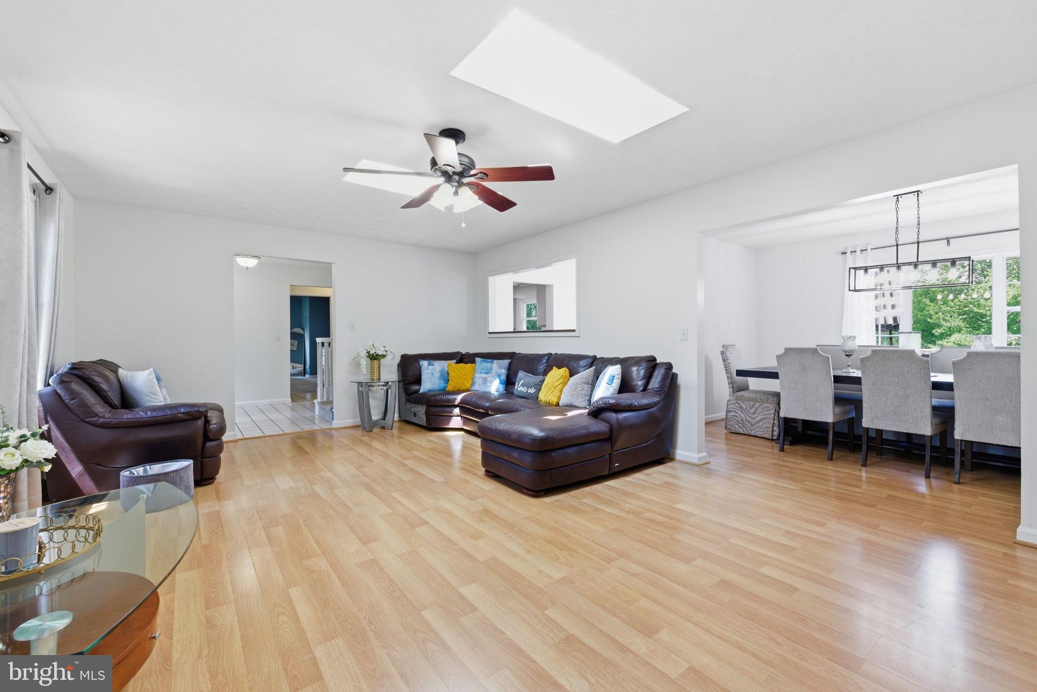 860 Hartwood Road Fredericksburg, VA 22406 - Photo 4 of 24 Spacious living area with natural light.