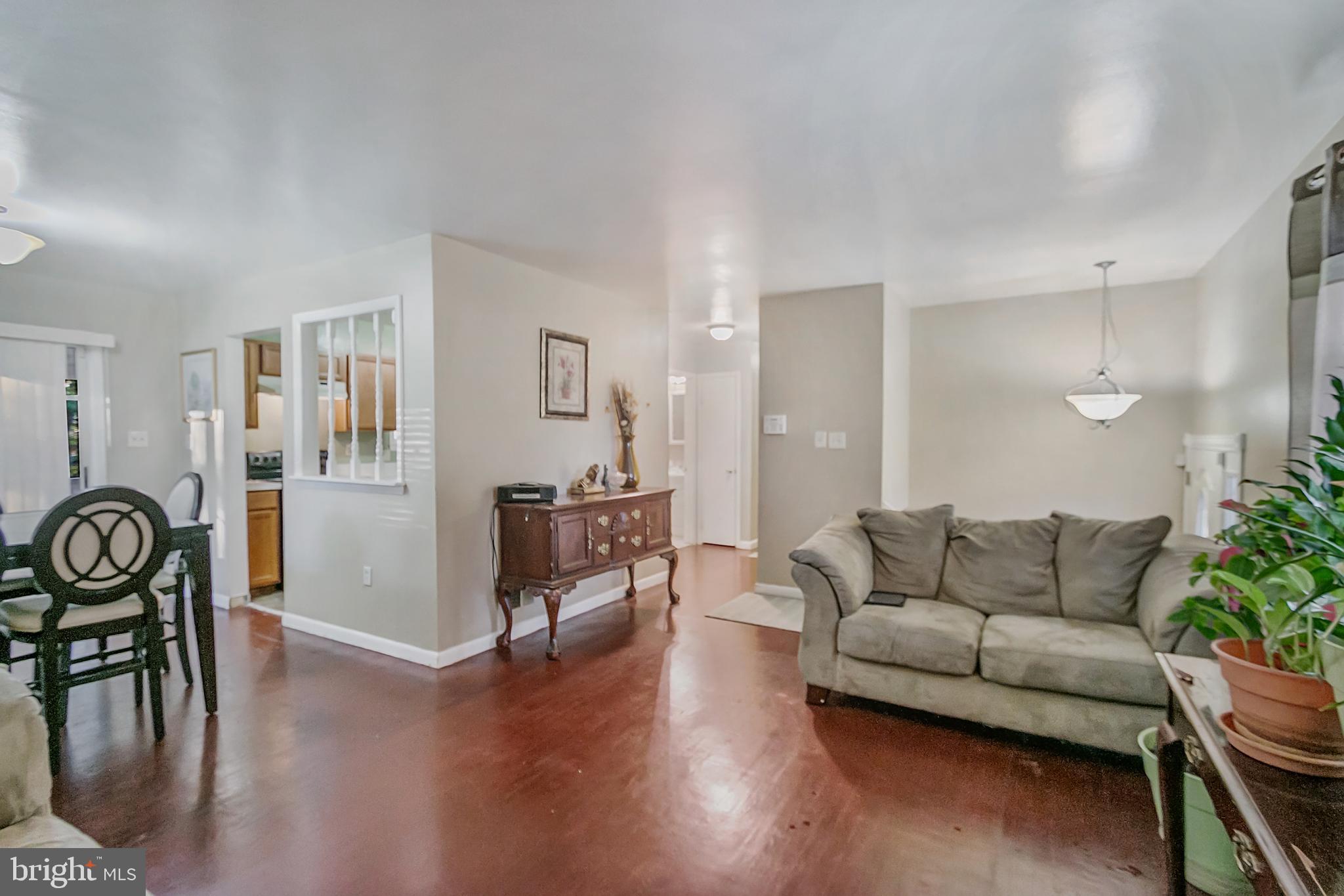 5206 Taft Road Temple Hills, MD 20748 - Photo 12 of 39 Living Room