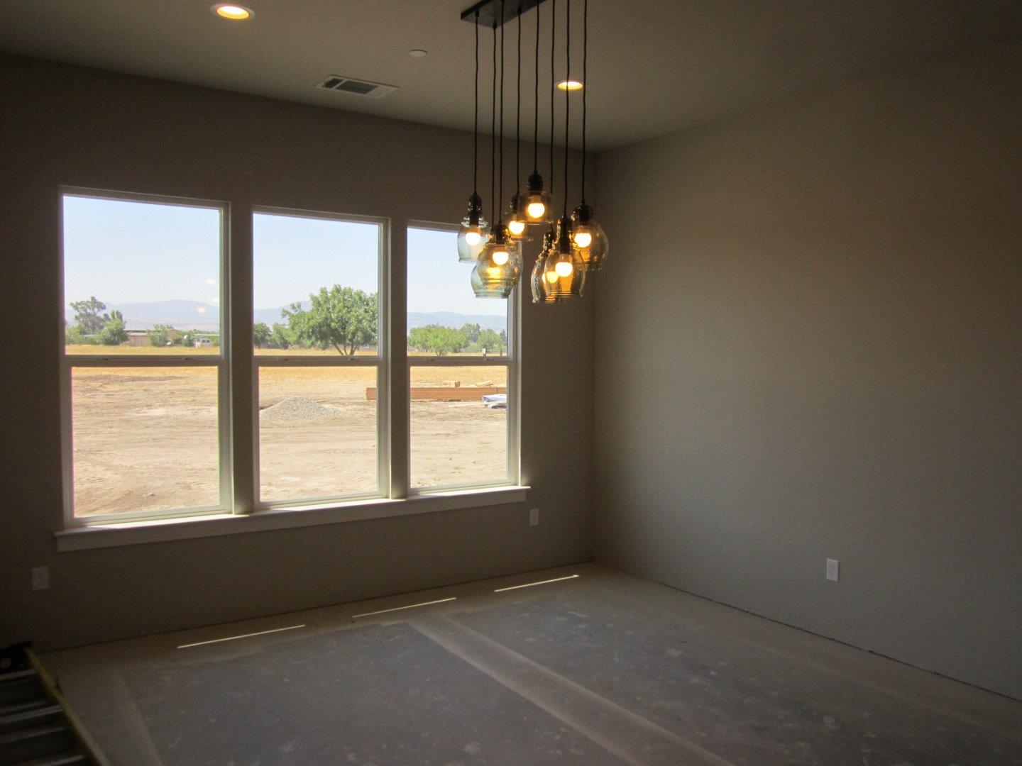 455 Magladry Road Hollister, CA 95023 - Photo 7 of 21 Gallery Image 7
