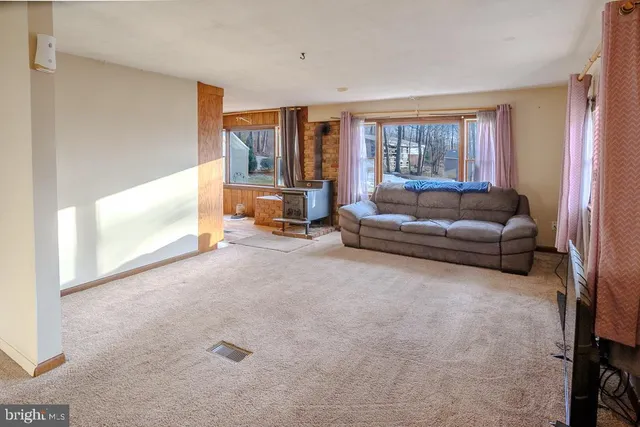 $250,000 | 30 Valley Road, Newville, PA 17241