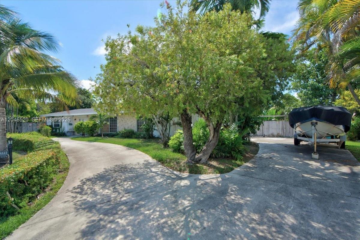 9841 Southwest 157th Terrace Miami, FL 33157 - Photo 4 of 54