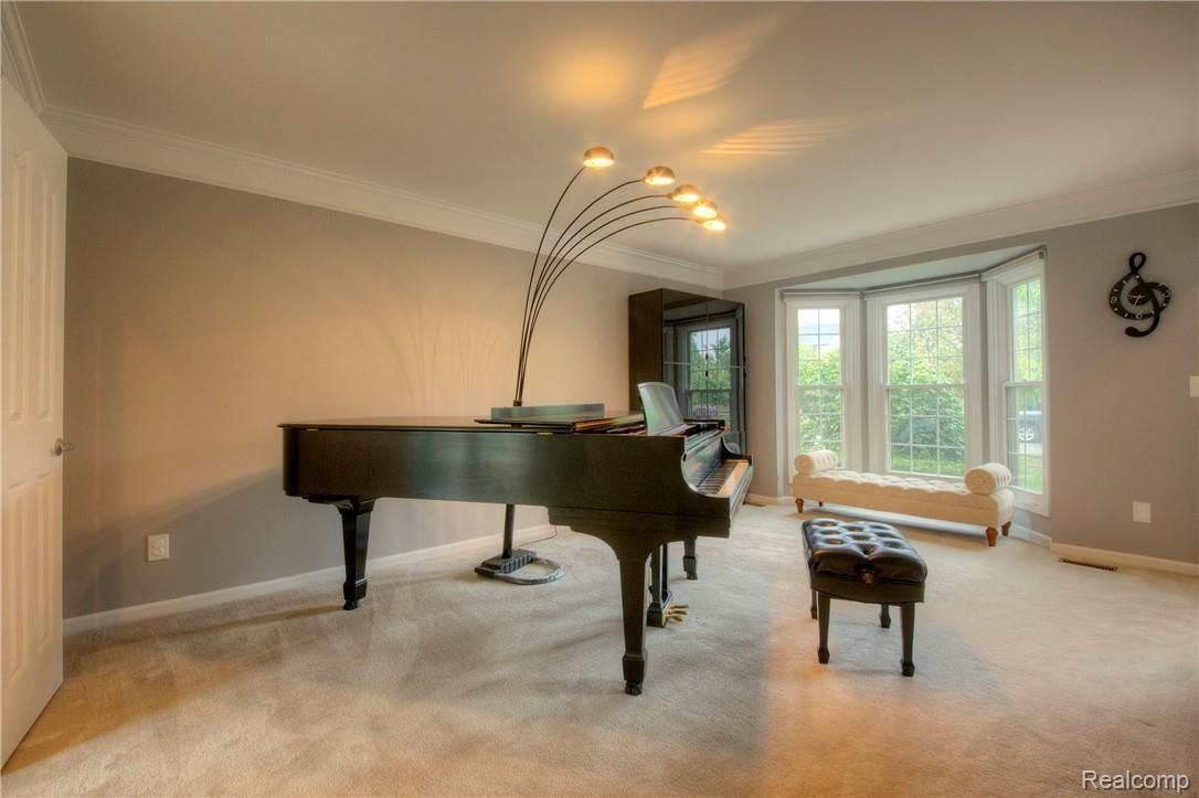 46401 Mornington Road Canton, MI 48188 - Photo 8 of 56 8 Living Room.jpg