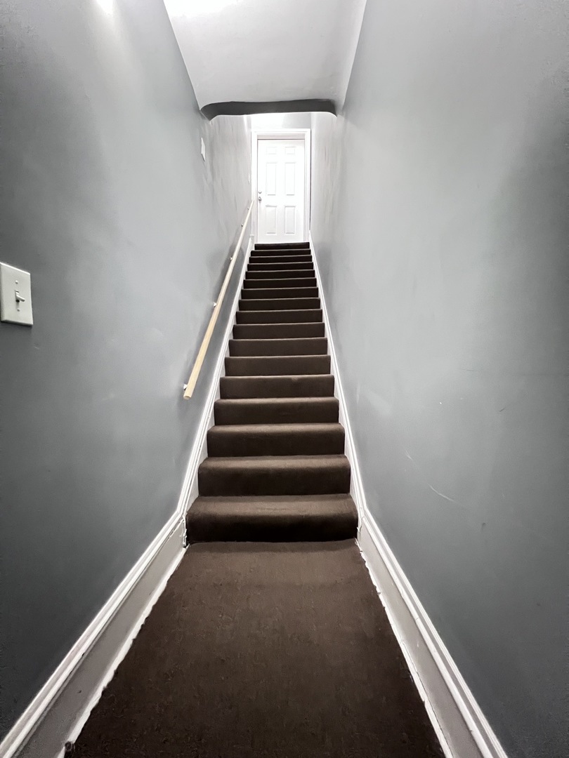 7057 South Normal Boulevard, Unit 2 Chicago, IL 60621 - Photo 4 of 46 a view of entryway