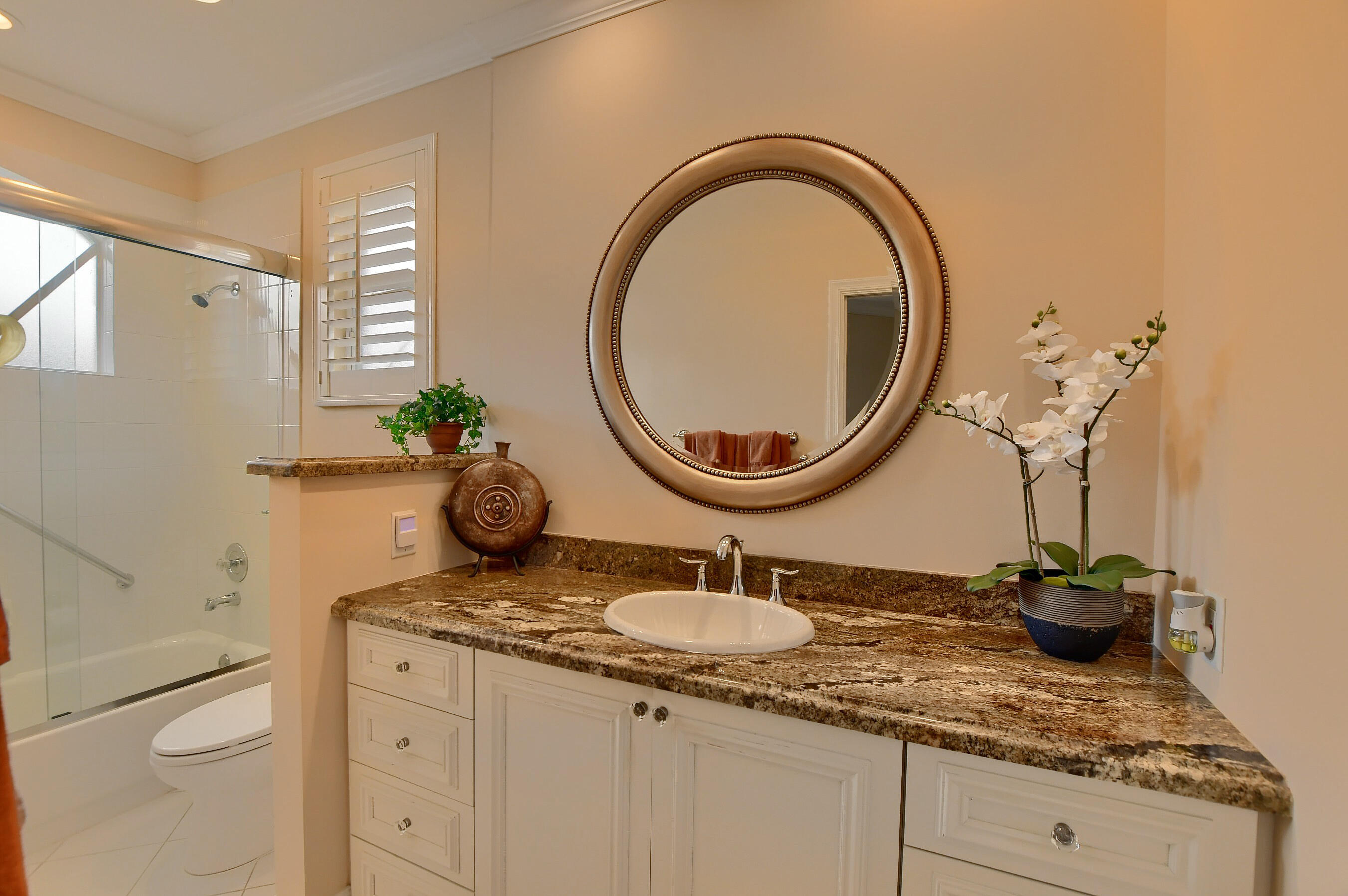 5165 Northwest 26th Circle Boca Raton, FL 33496 - Photo 14 of 32 guest bath