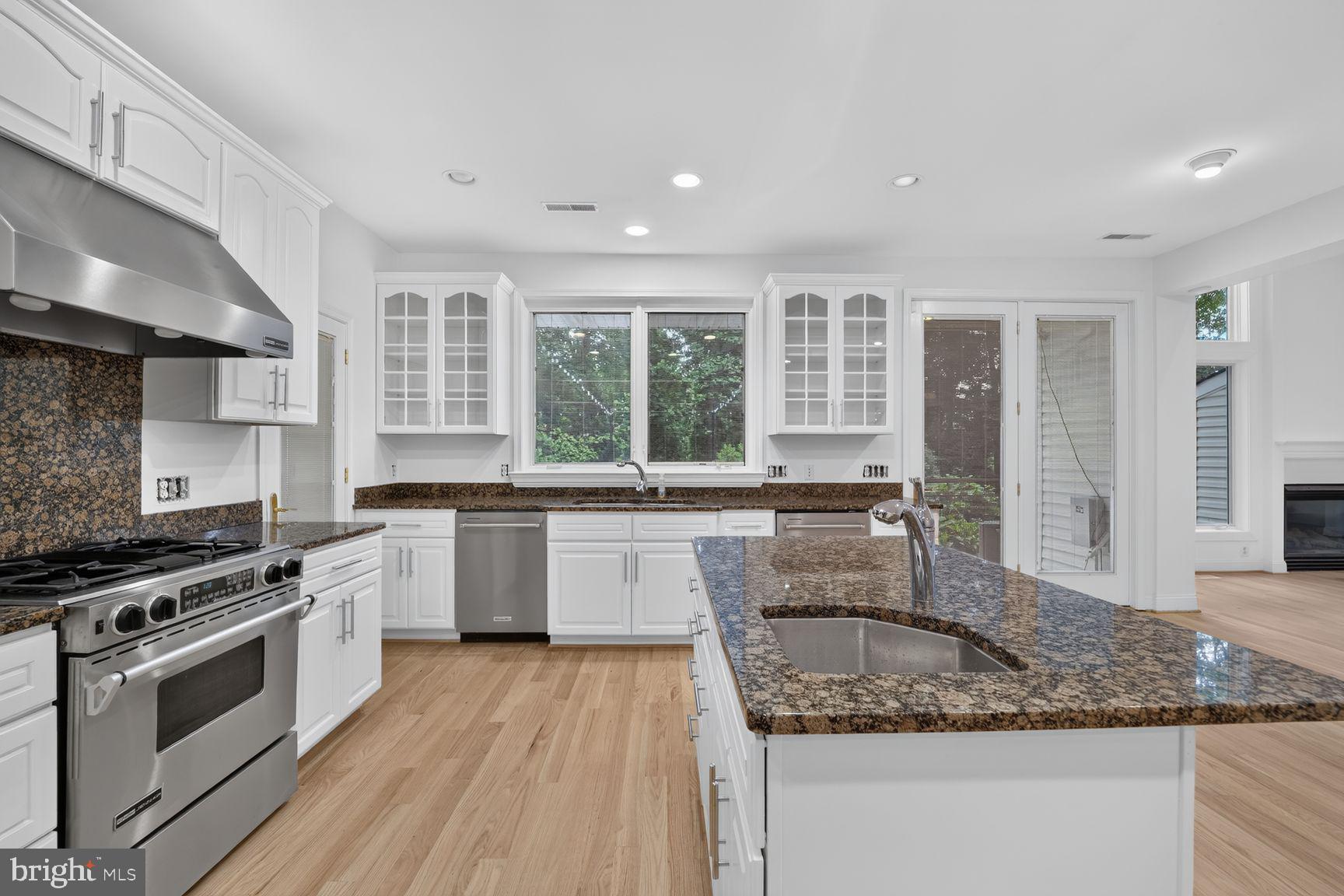 8309 Old Seven Locks Road Bethesda, MD 20817 - Photo 14 of 78 Gourmet Kitchen