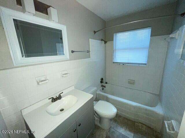 3459 Rogero Road Jacksonville, FL 32277 - Photo 10 of 15 10 Hall Bath