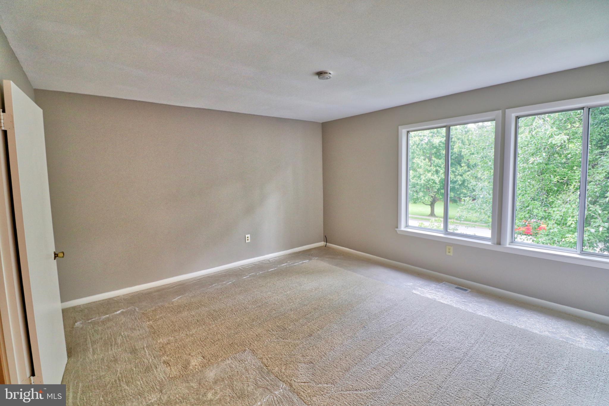 449 Colonial Ridge Lane Arnold, MD 21012 - Photo 14 of 16 Spacious room with natural light.