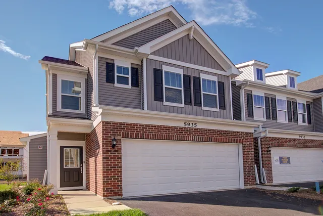 $3,250 | 5935 Hawkweed Drive, Unit 5935, Plainfield, IL 60585