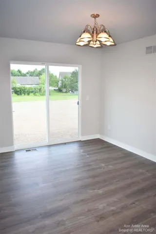 $344,900 | 725 Jefferson Lane, Milan, MI 48160